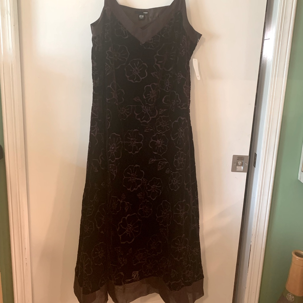 H&M Plus Size Velvet Dress Size 16
